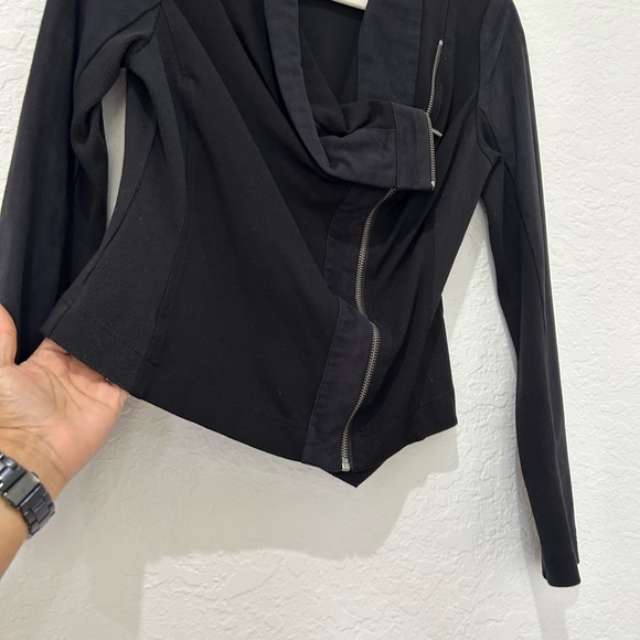 💥PRICE ⬇️ TWO BY VINCE CAMUTO • Long Sleeve Black Zip Up Jacket • size S - Picture 6 of 8